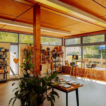 雷根斯堡azur露营度假村 营地 *