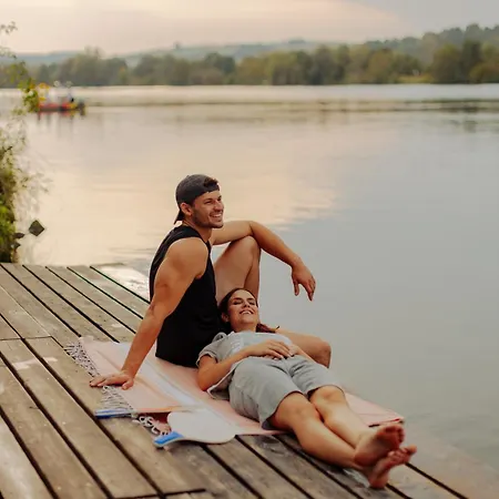 营地 雷根斯堡azur露营度假村 *